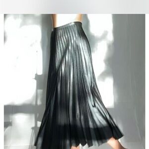 Zara Green A-Line Pleated Midi Skirt